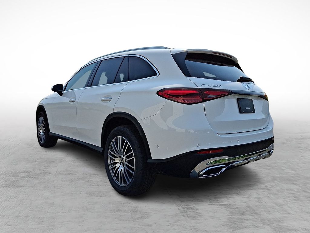 2025 Mercedes Benz GLC 300 4MATIC photo 4