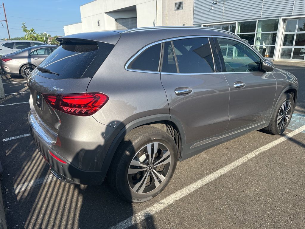 2025 Mercedes Benz GLA 250 4MATIC photo 3