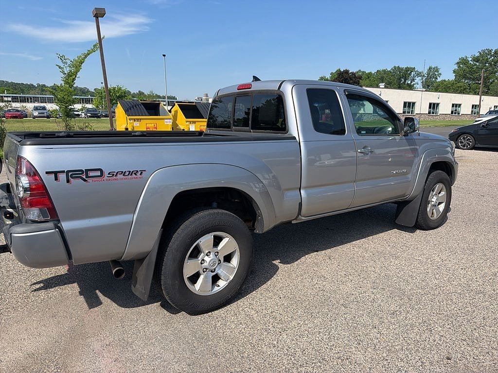 Used 2015 Toyota Tacoma Base 4WD Truck
