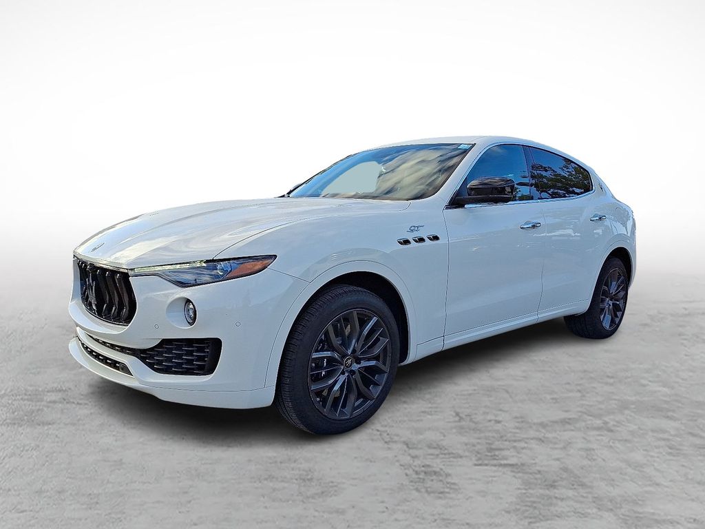 2024 Maserati Levante GT photo 3