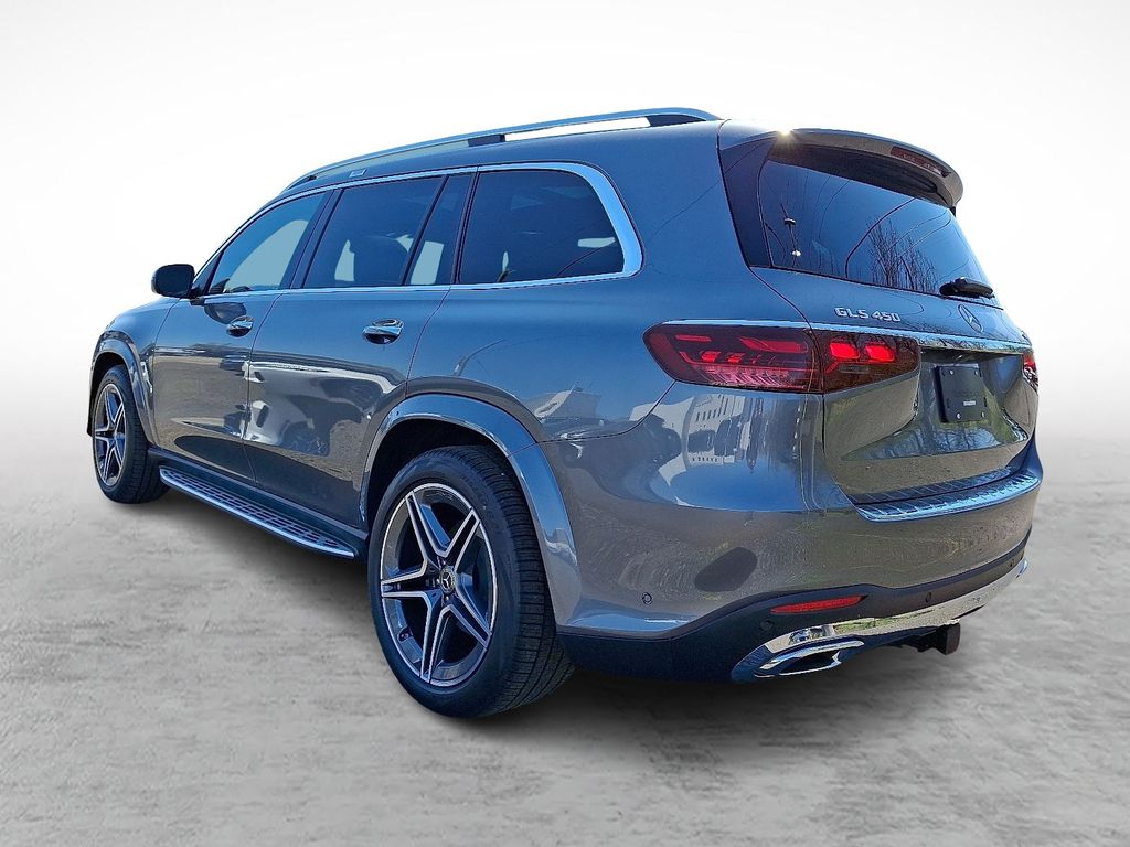 2025 Mercedes Benz GLS 450 4MATIC photo 2