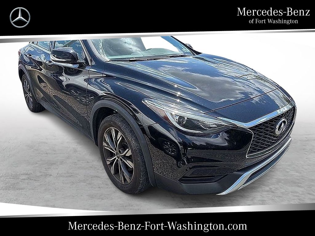2018 INFINITI QX30 Luxury AWD's photo