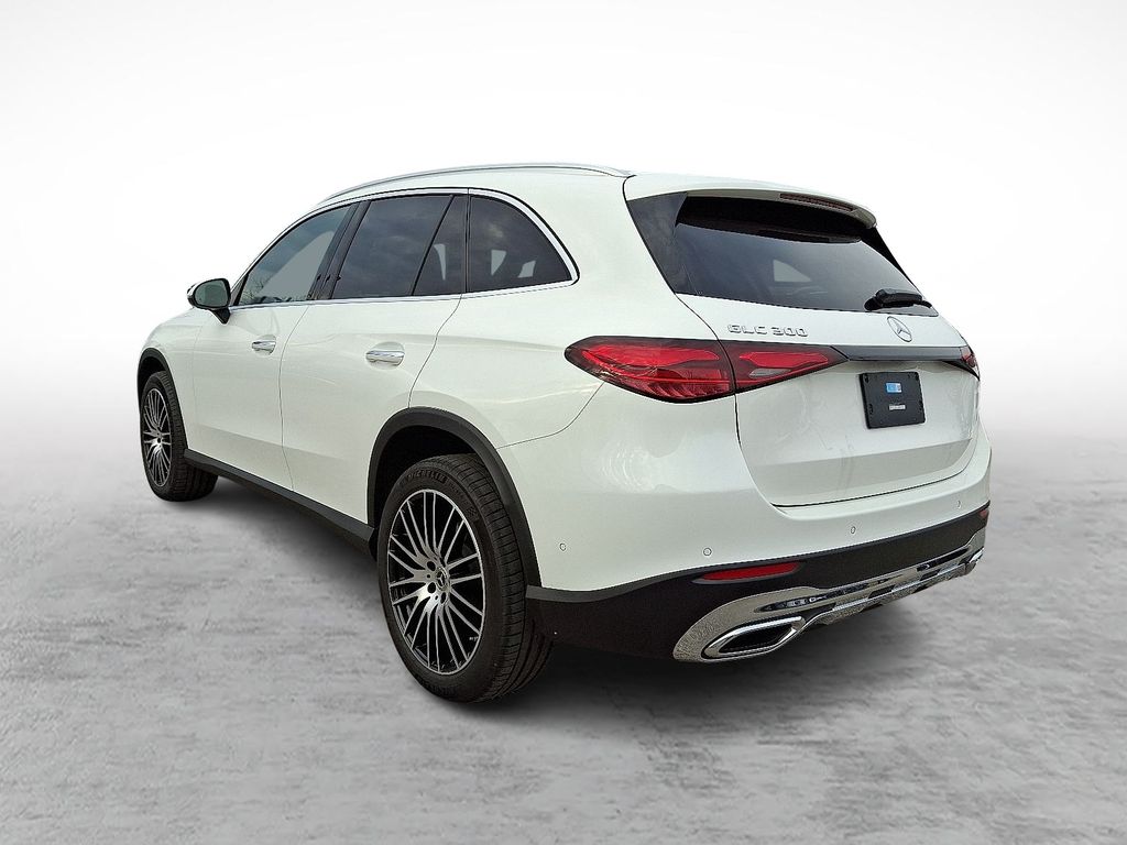 2025 Mercedes Benz GLC 300 4MATIC photo 4