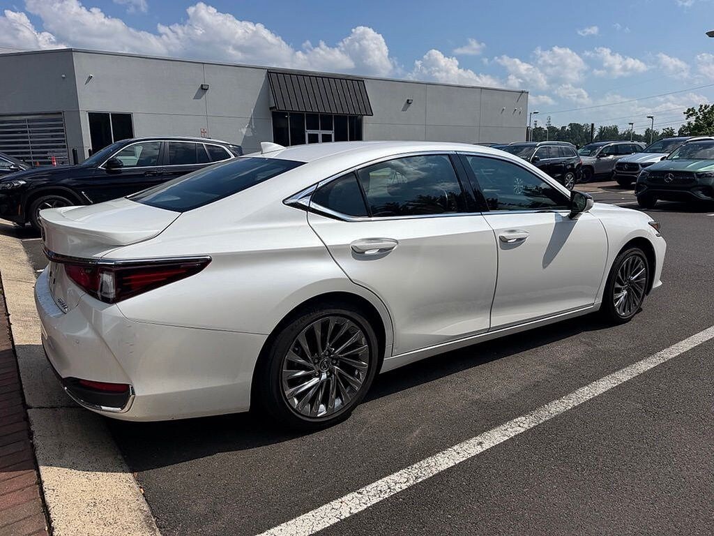 Used 2024 Lexus ES 300h 300h Luxury FWD Sedan