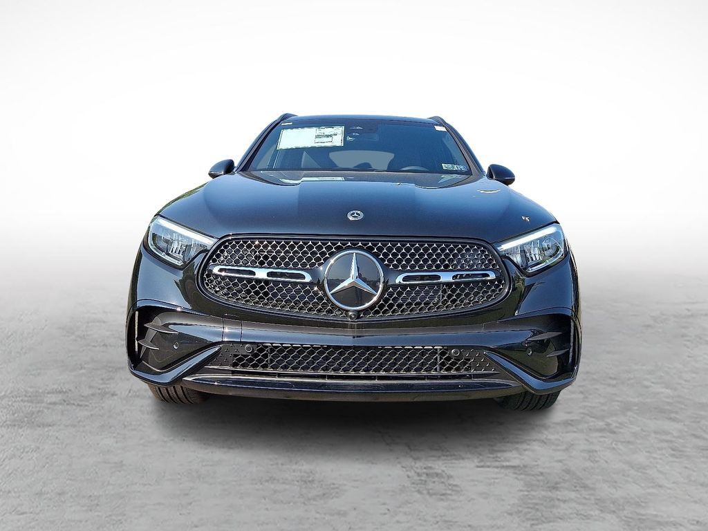 2025 Mercedes Benz GLC 300 4MATIC photo 2