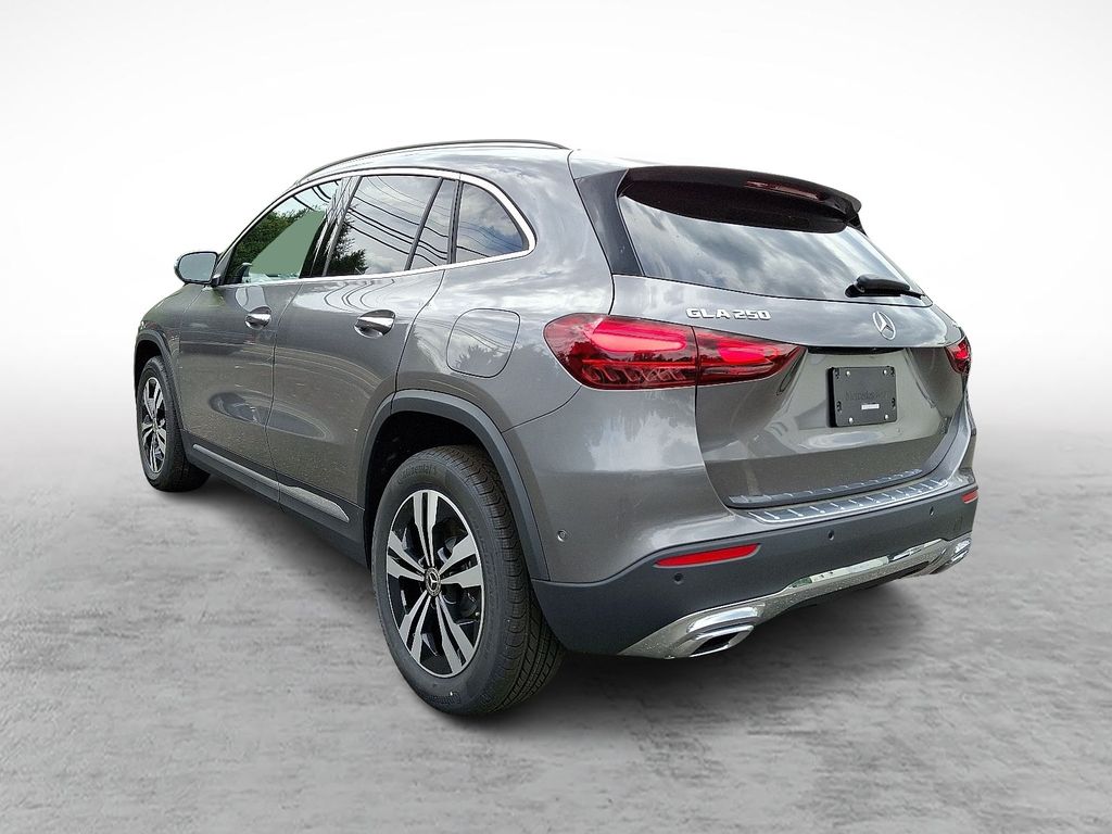 2026 Mercedes Benz GLA 250 4MATIC photo 4