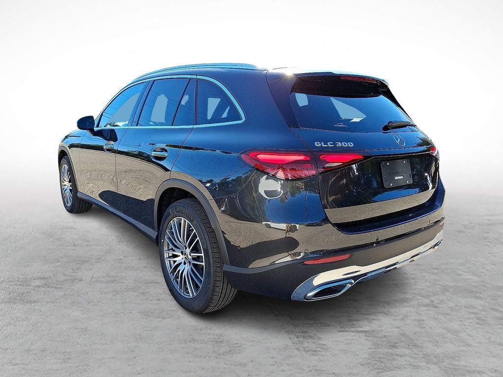 2026 Mercedes Benz GLC 300 4MATIC photo 3