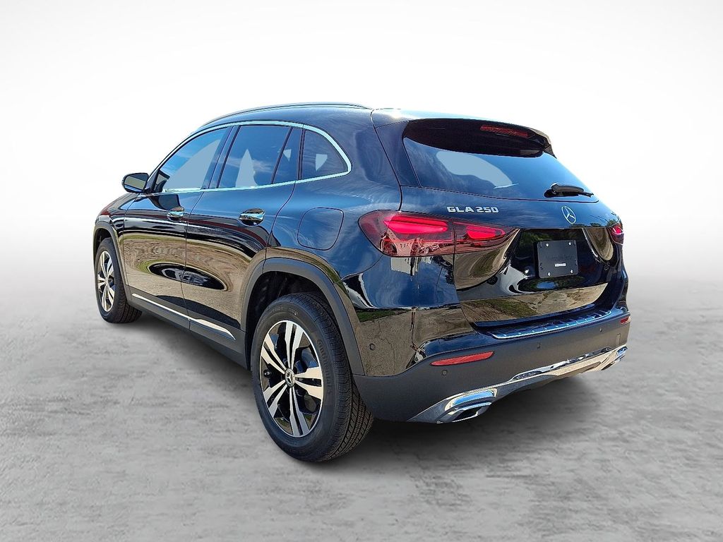 2026 Mercedes Benz GLA 250 4MATIC photo 4
