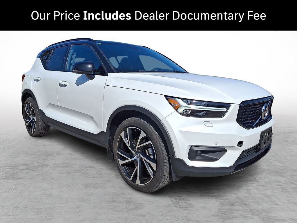 2022 Volvo XC40 T5 R-Design AWD's photo