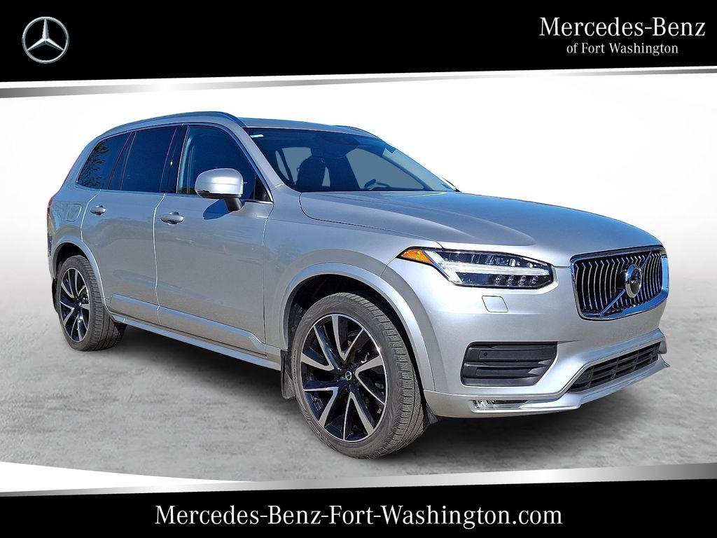 2022 Volvo XC90 T6 Momentum AWD's photo