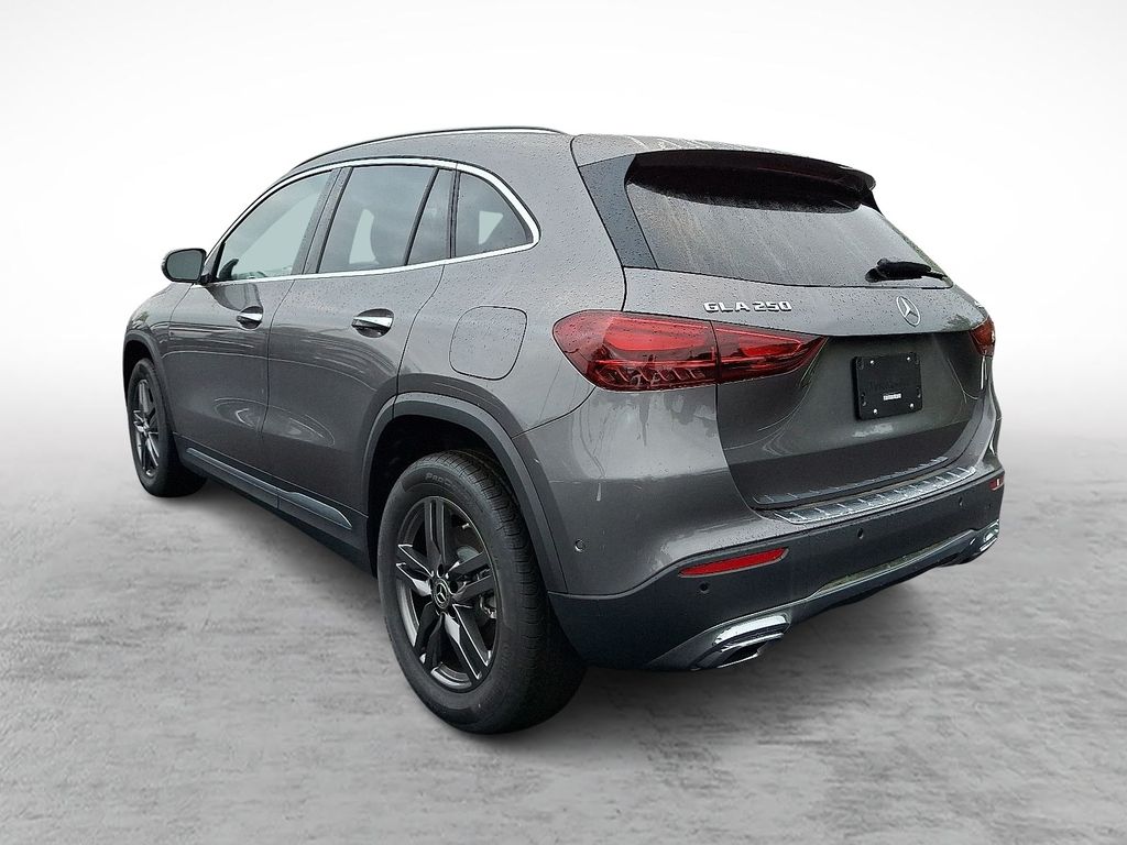 2026 Mercedes Benz GLA 250 4MATIC photo 4