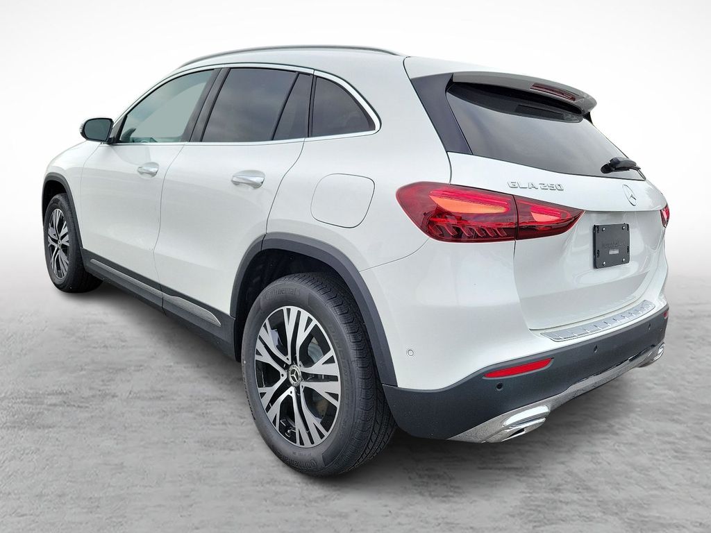 2025 Mercedes Benz GLA 250 4MATIC photo 4