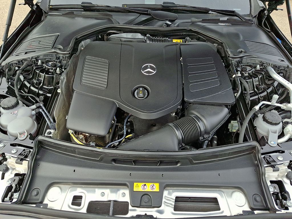 2025 Mercedes-Benz C-Class Sedan C 300 - Photo 26