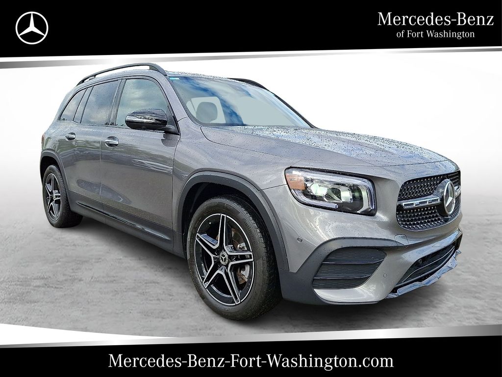 2022 Mercedes-Benz GLB GLB 250 4MATIC's photo