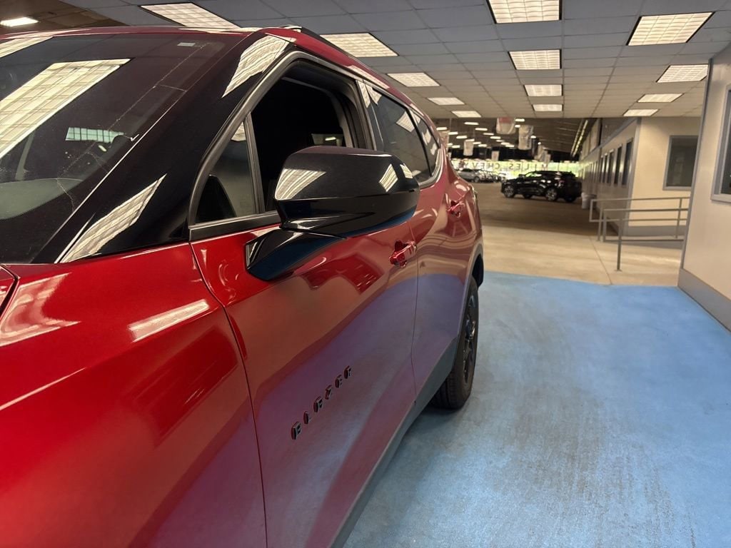 View vehicle photo 6