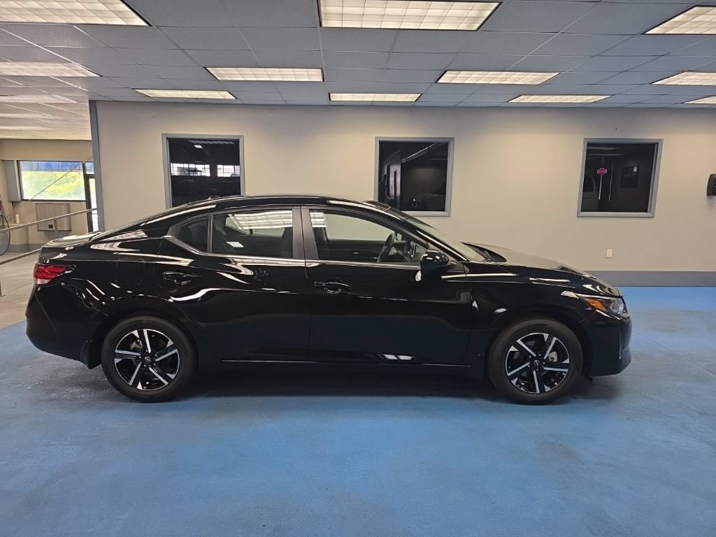 2025 Nissan Sentra SV - Photo 2