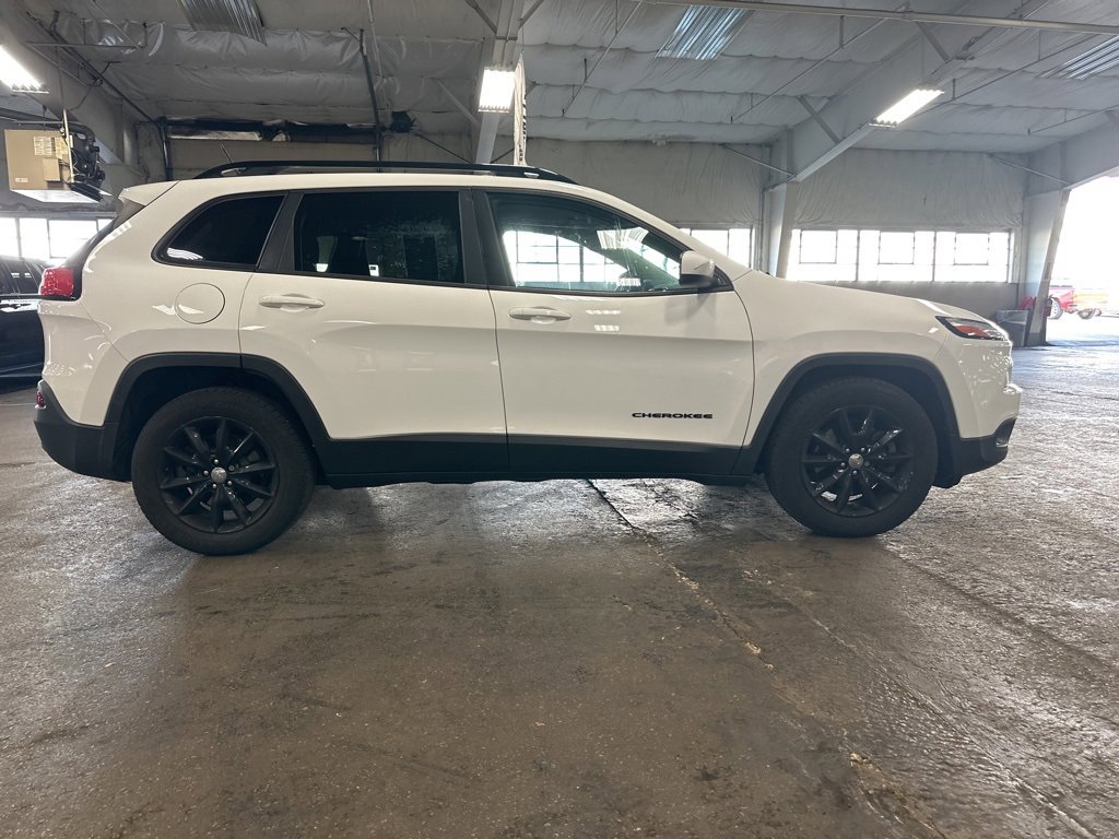 2014 Jeep Cherokee Altitude photo 2