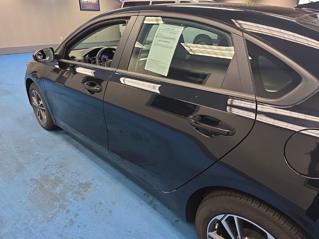 2024 Kia Forte LXS - Photo 10