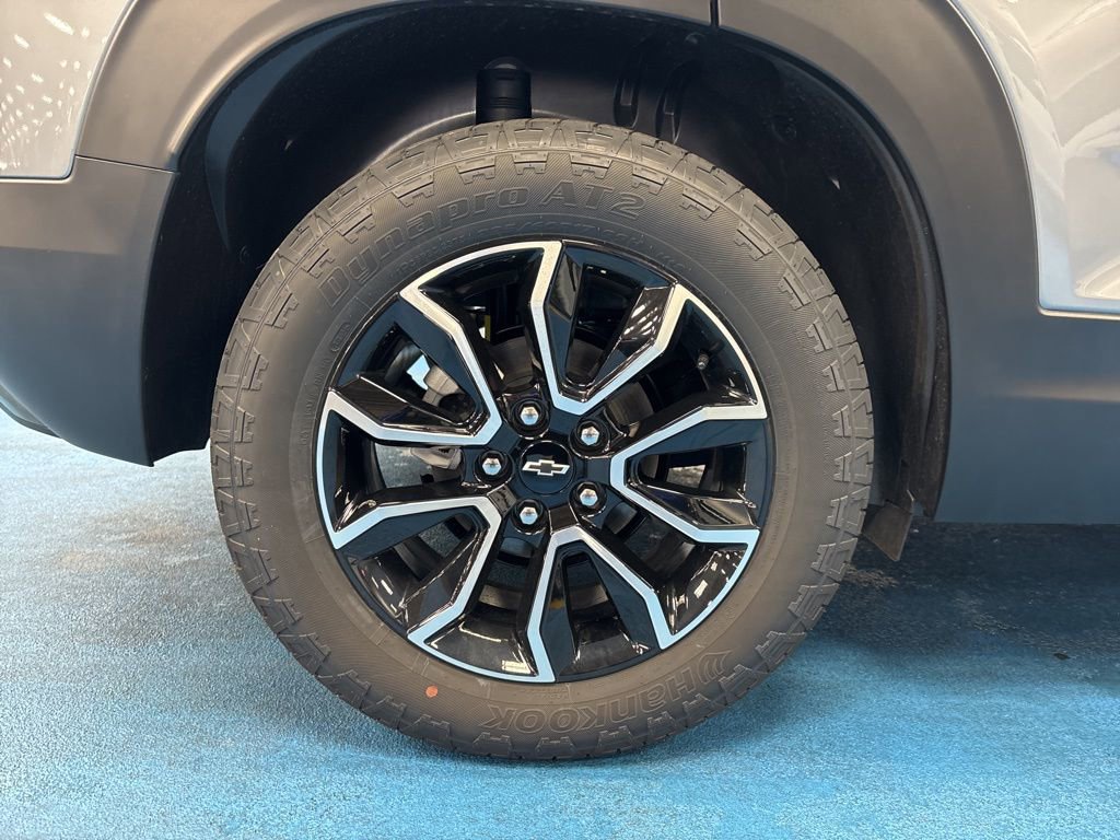 View vehicle photo 5