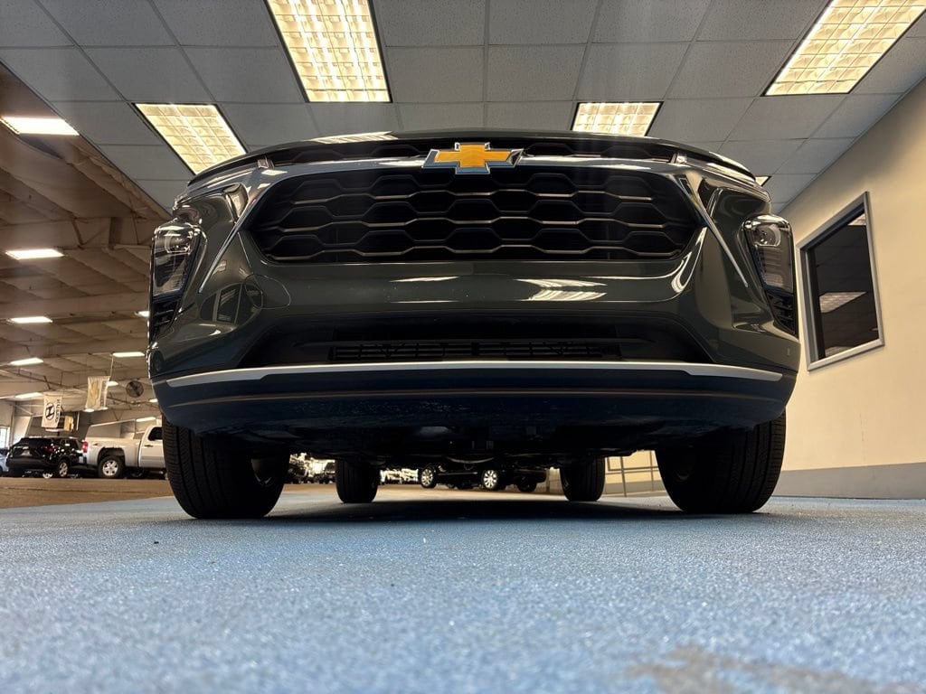 2025 Chevrolet Trax LT - Photo 13