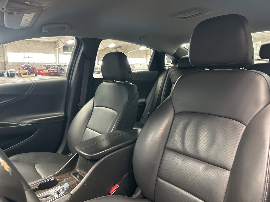2024 Chevrolet Malibu Premier 2LT photo 4