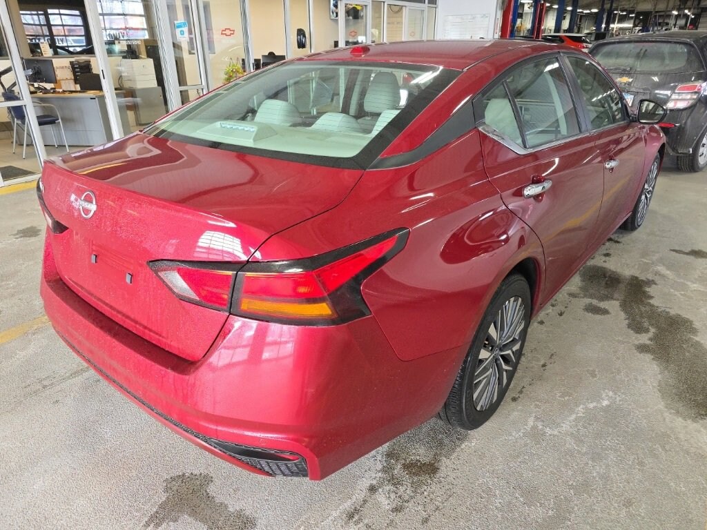 Used 2025 Nissan Altima SV Sedan