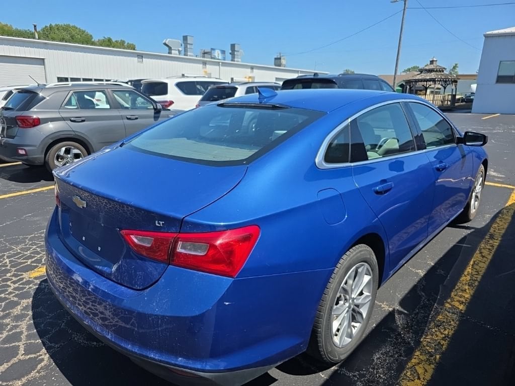 Used 2023 Chevrolet Malibu 1LT with VIN 1G1ZD5ST6PF168032 for sale in Decatur, IL