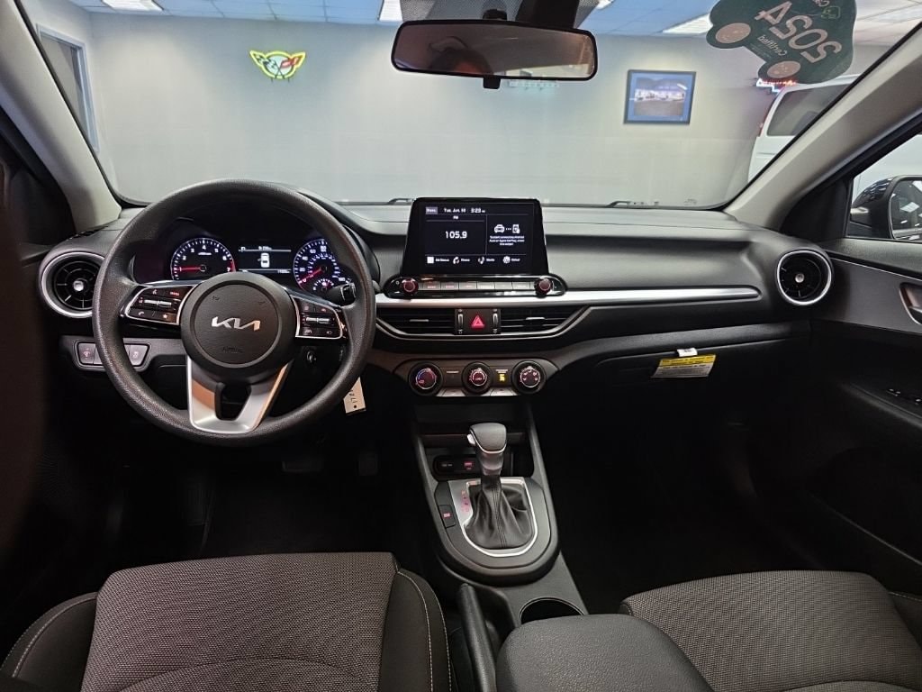 2024 Kia Forte LXS - Photo 18