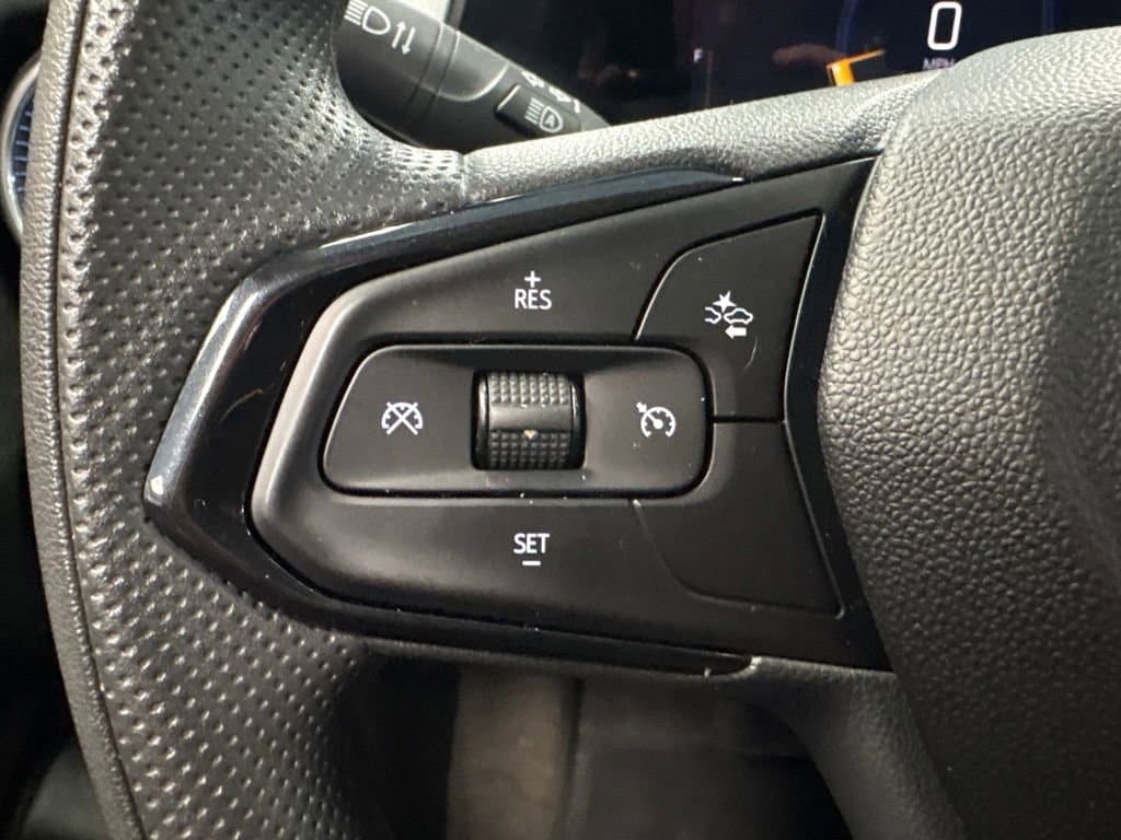 2025 Chevrolet Trax LT - Photo 32