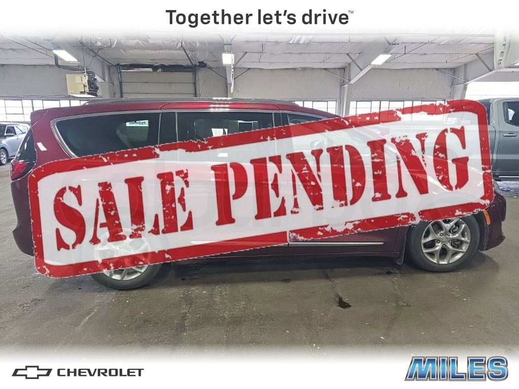 Used 2017 Chrysler Pacifica Limited Van