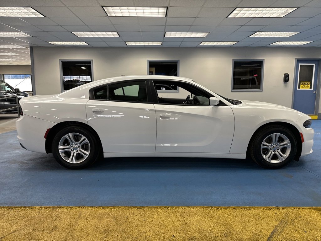 2021 Dodge Charger SXT photo 4