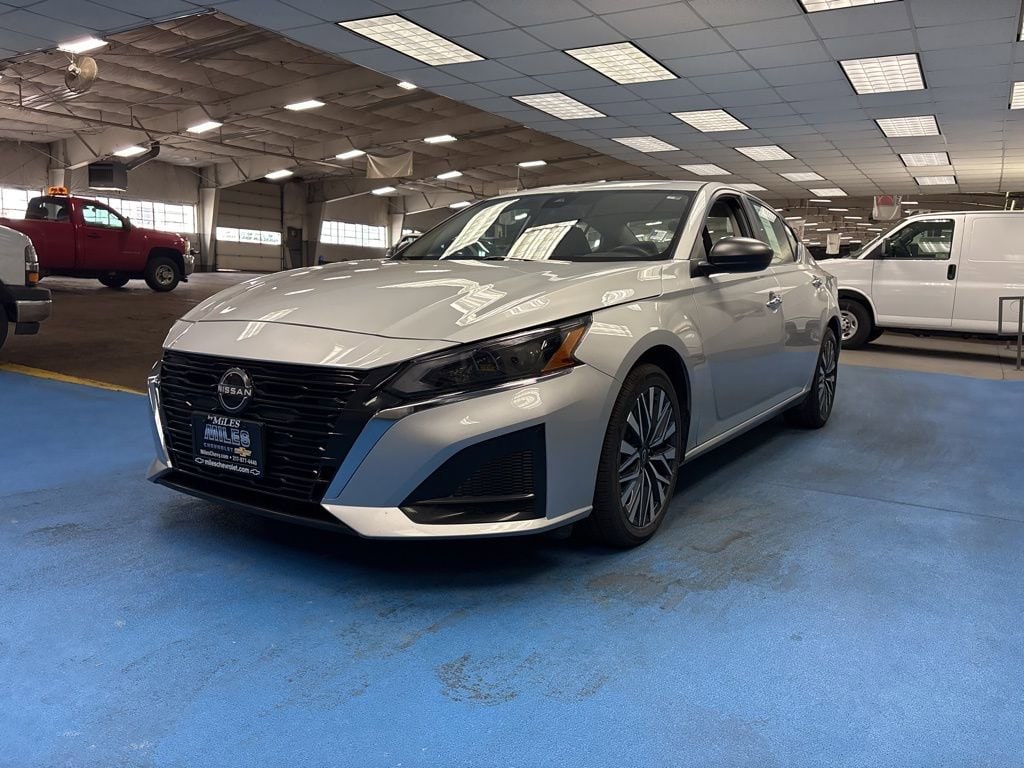 2024 Nissan Altima SV - Photo 10