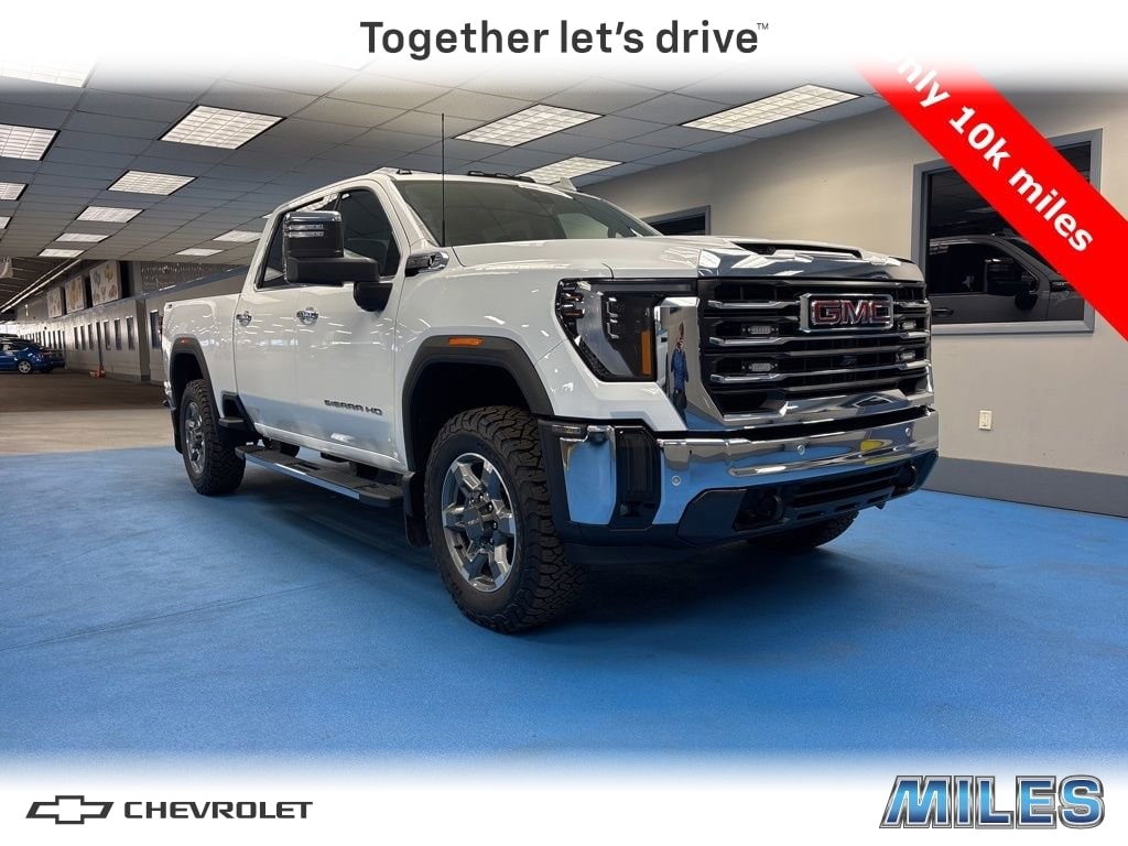 Summit White 2025 GMC Sierra 2500HD SLT Crew Cab 4WD Pickup Truck Four-Wheel Drive Automatic