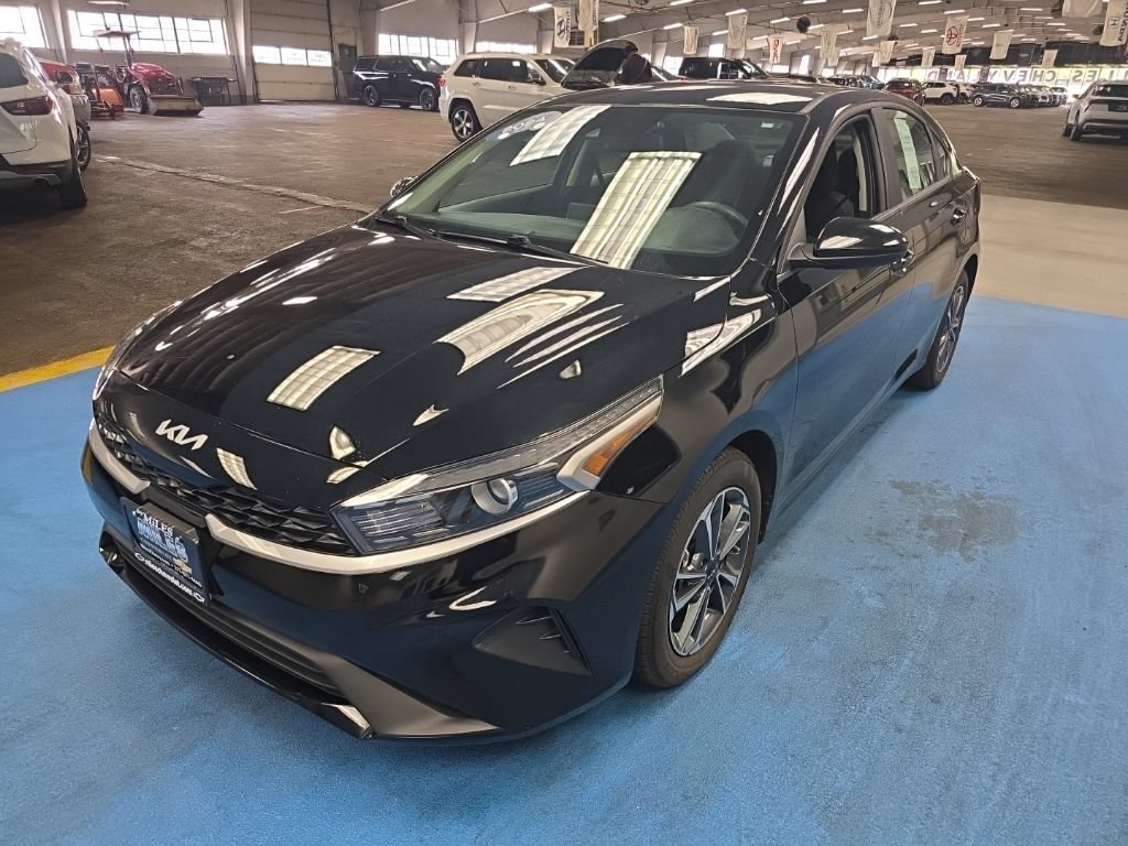 2024 Kia Forte LXS - Photo 13