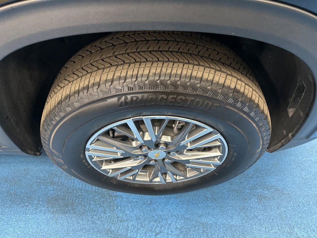 2025 Chevrolet Traverse photo 3