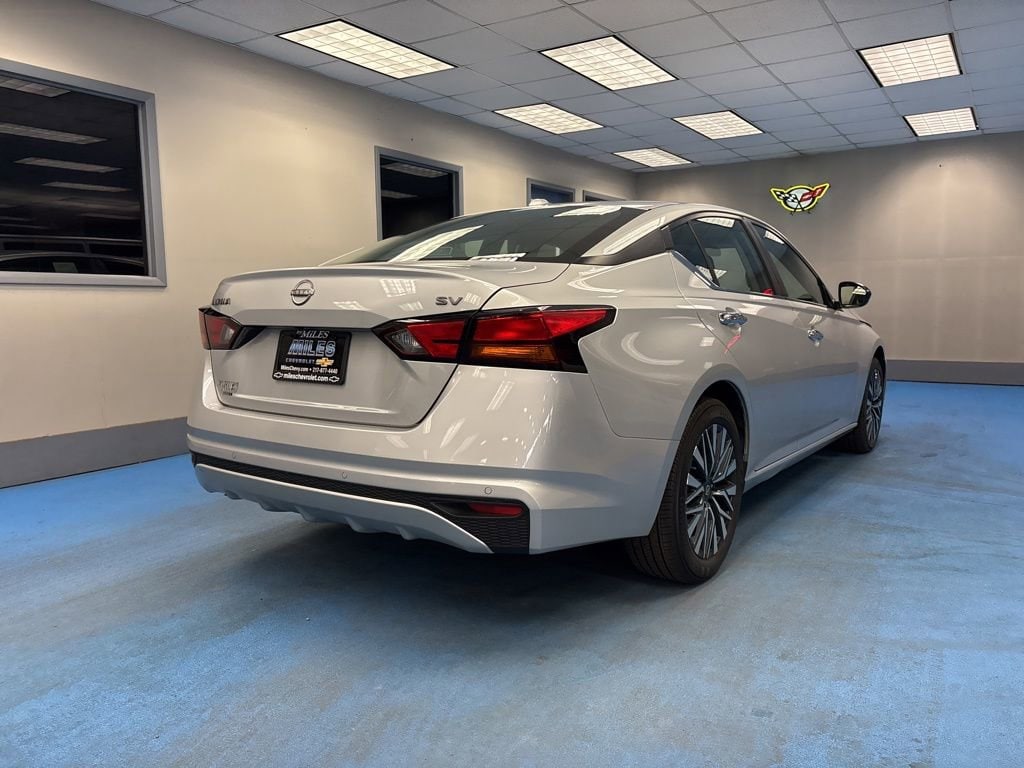 Used 2024 Nissan Altima SV FWD Sedan