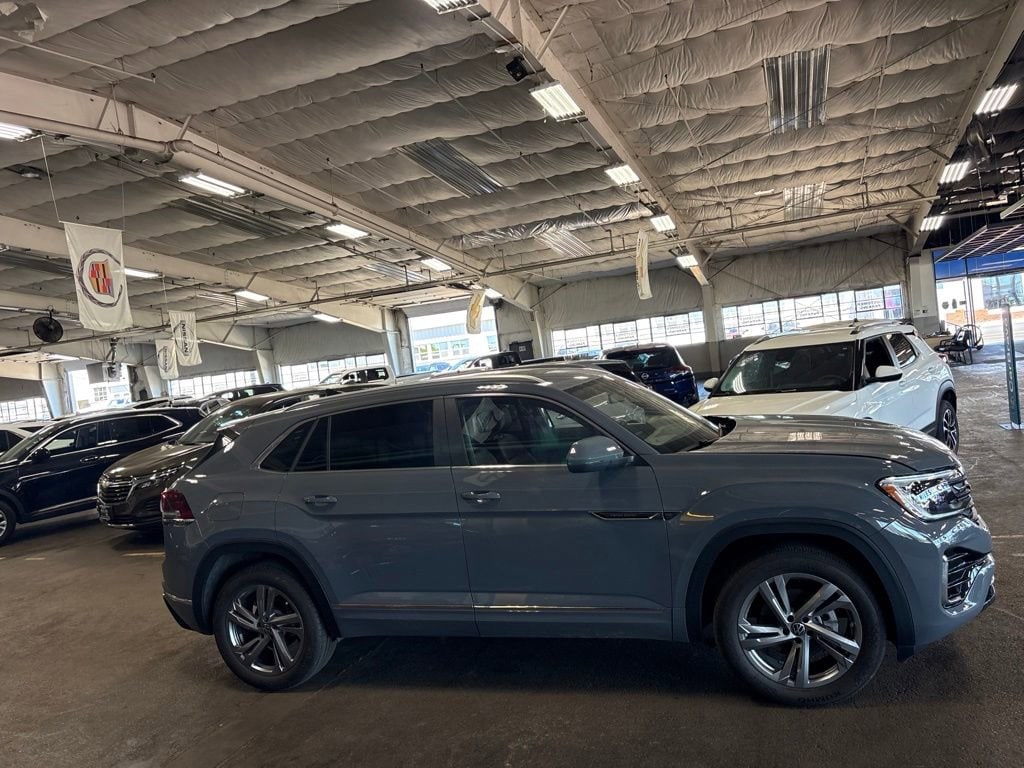 Used 2024 Volkswagen Atlas Cross Sport 2.0T SEL R-Line SUV