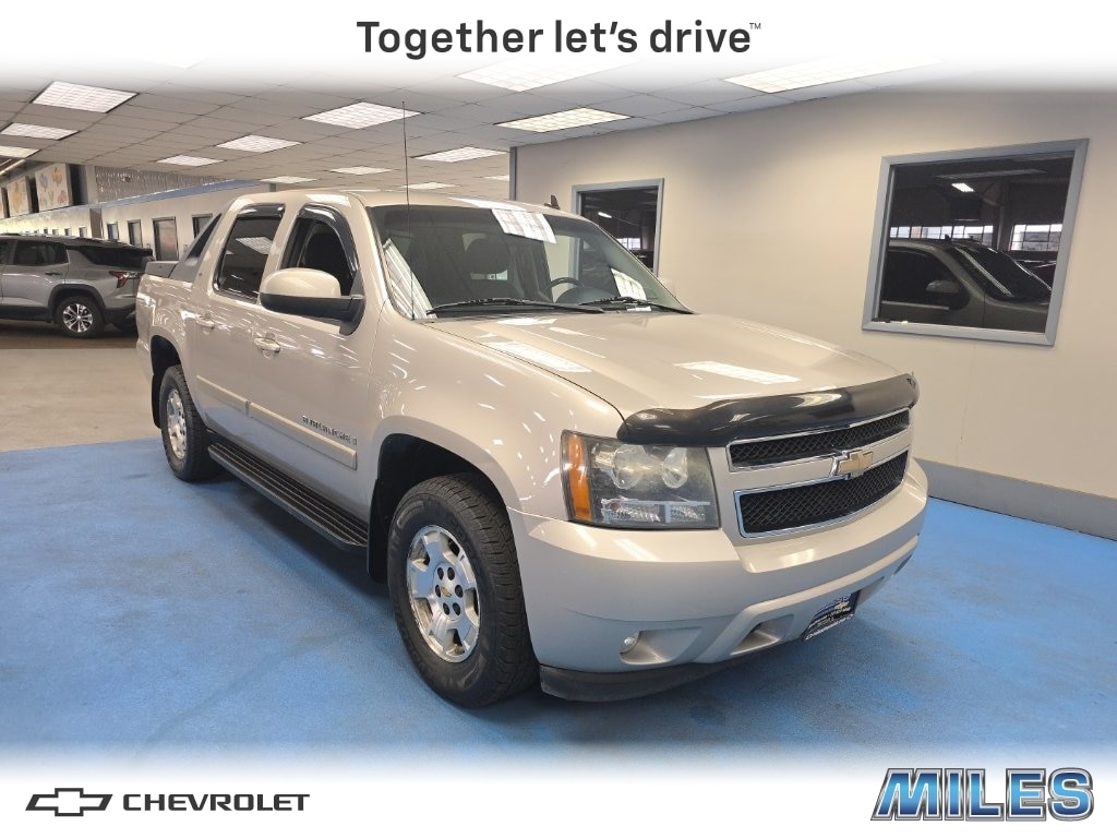 Used 2009 Chevrolet Avalanche  with VIN 3GNFK22069G142625 for sale in Decatur, IL