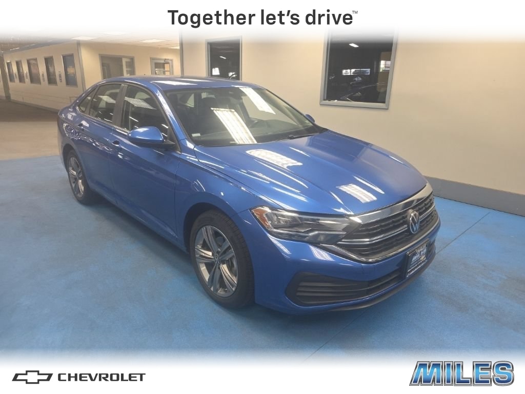Certified 2024 Volkswagen Jetta SE with VIN 3VWEM7BU3RM084888 for sale in Decatur, IL