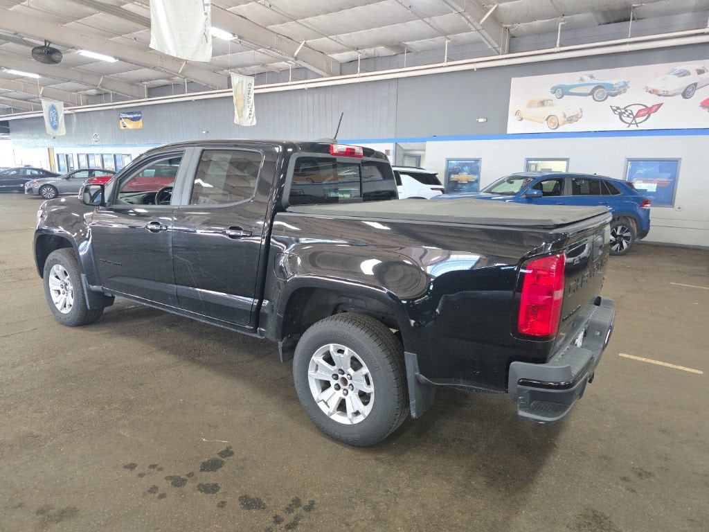 View vehicle photo 3