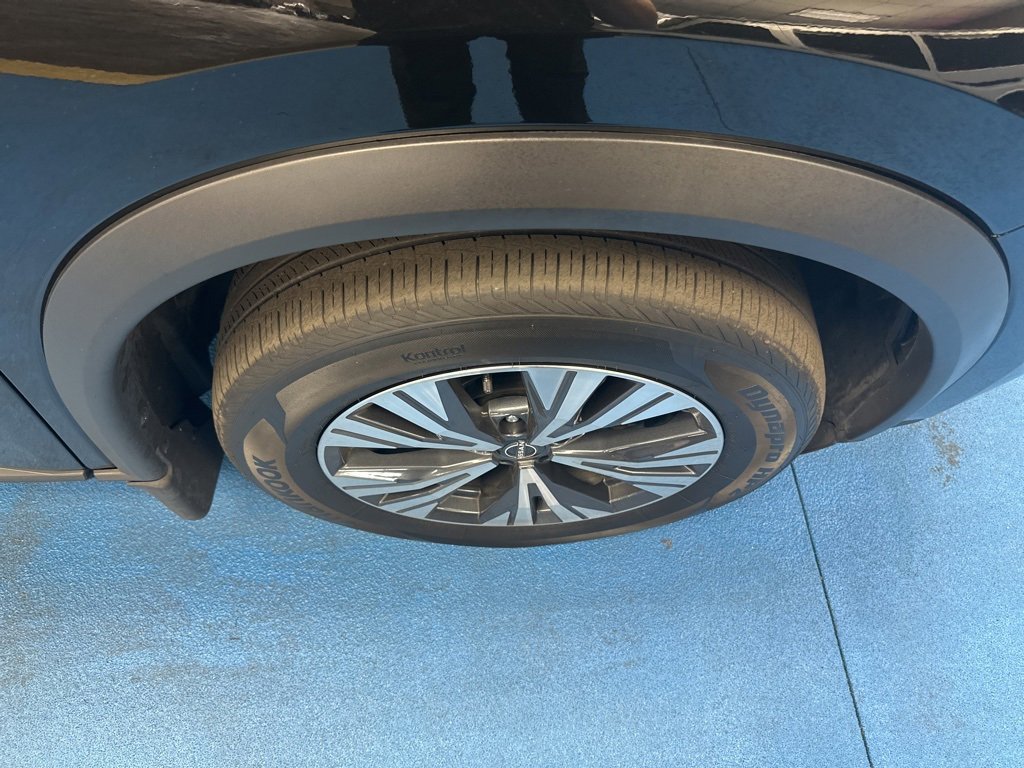2023 Nissan Rogue SV photo 3