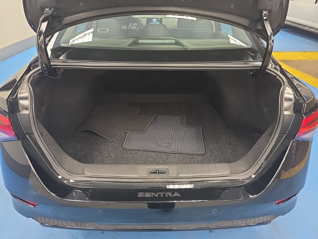 2025 Nissan Sentra SV - Photo 10