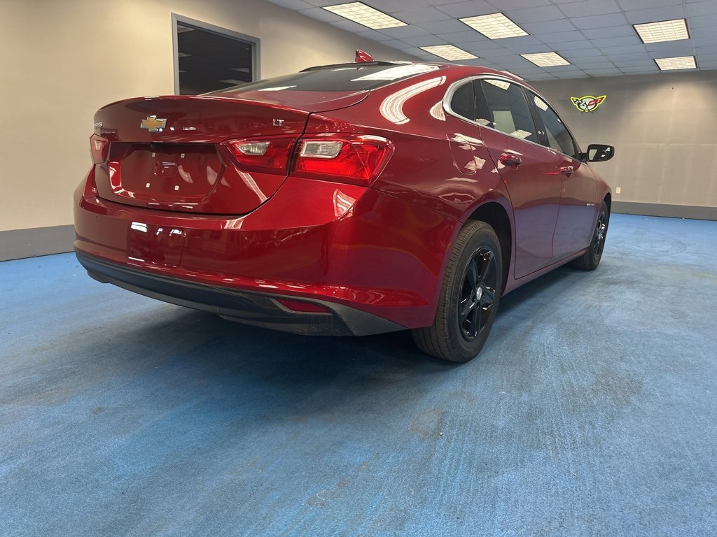 2024 Chevrolet Malibu 1LT photo 2