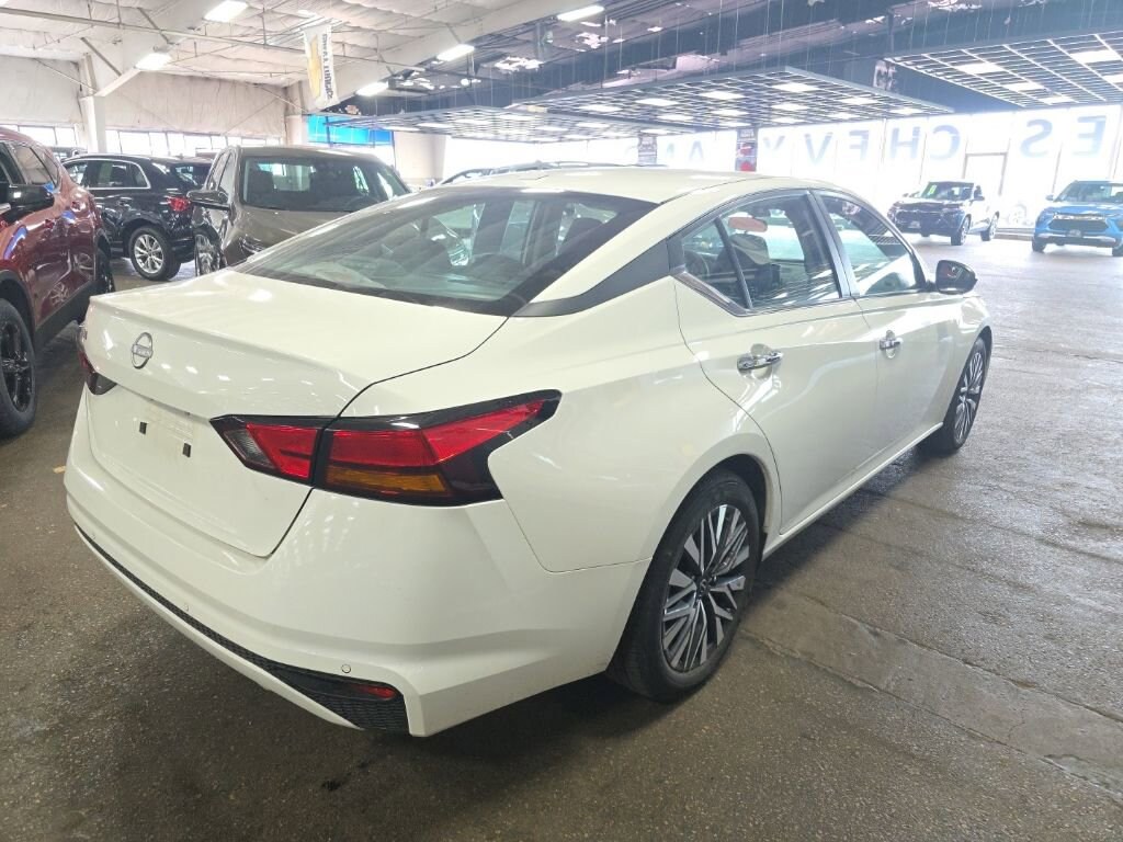 Used 2025 Nissan Altima SV FWD Sedan
