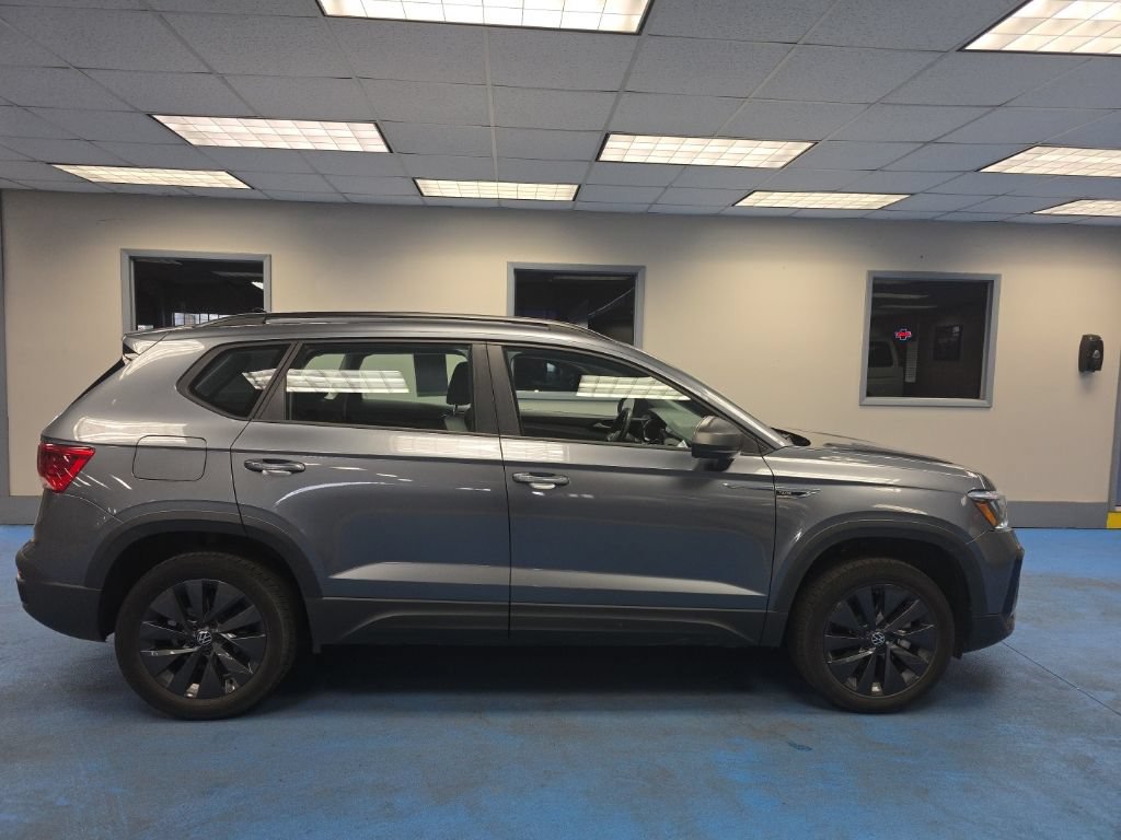 Certified 2024 Volkswagen Taos S with VIN 3VV5X7B25RM060621 for sale in Decatur, IL