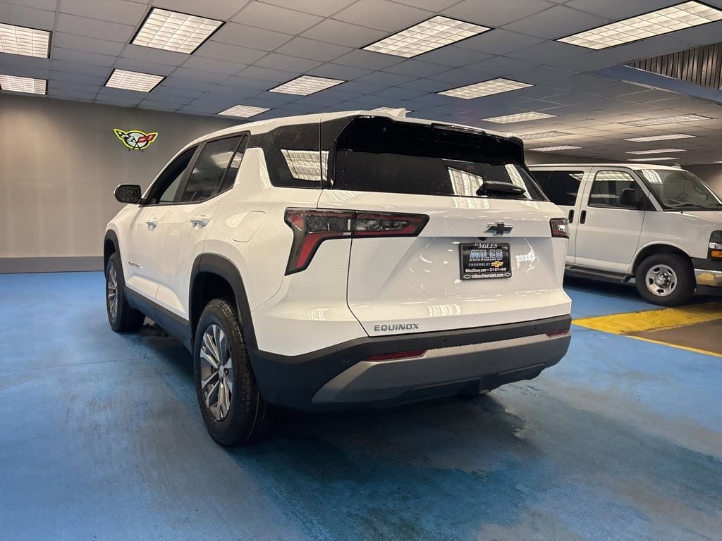 2026 Chevrolet Equinox LT - Photo 9