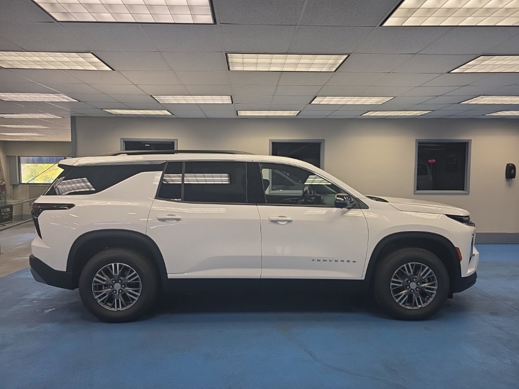 New 2027 Chevrolet Traverse LT SUV
