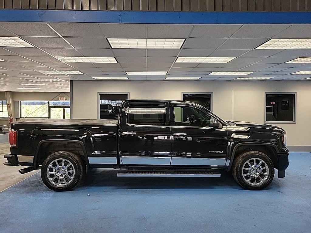 Used 2018 GMC Sierra 1500 Denali Denali with VIN 3GTU2PEJ4JG190162 for sale in Decatur, IL