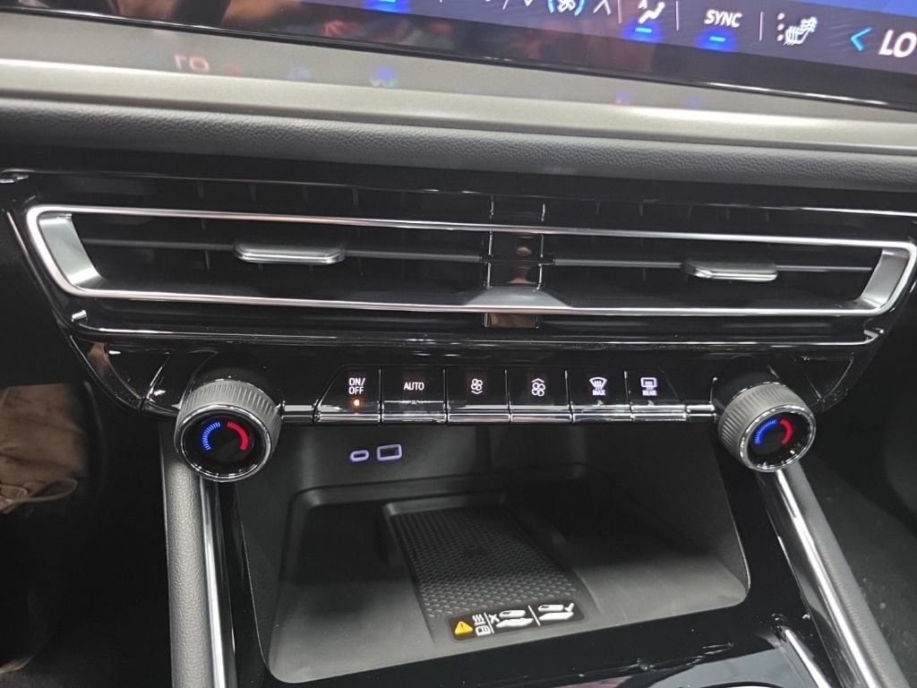 2027 Chevrolet Traverse LT - Photo 15