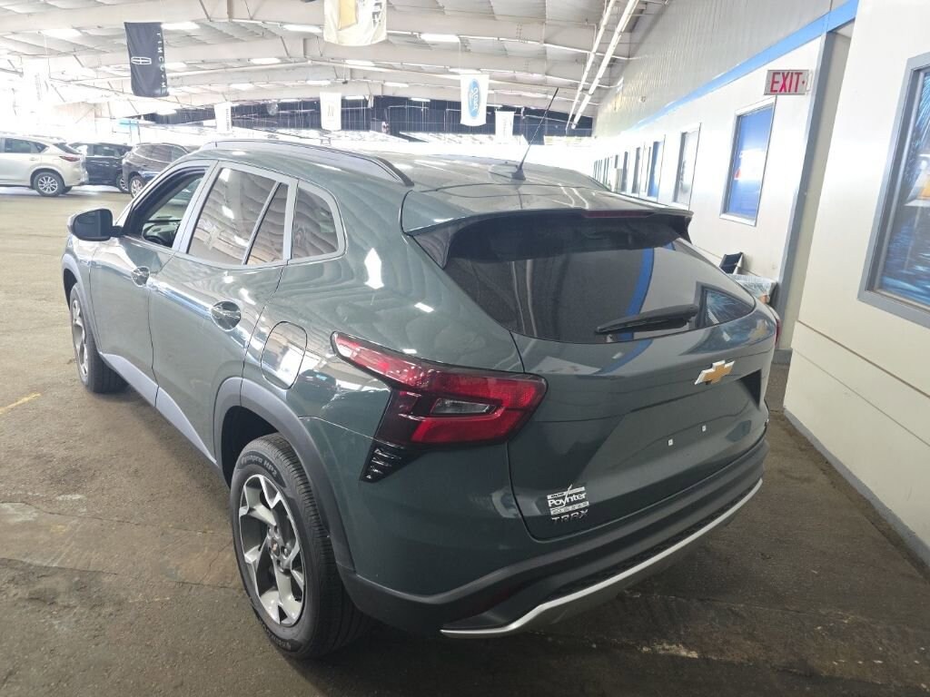 Used 2025 Chevrolet Trax LT SUV